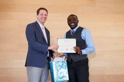 Dr. Asiamah receives award.
