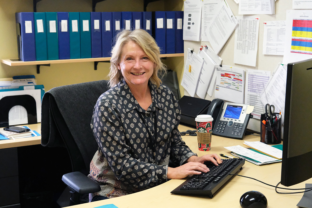 Barb Smith, Saskatoon family medicine residency program administrative assistant, to receive 2021 Sydney Inskip Award (Photo: Jana Al-Sagheer).