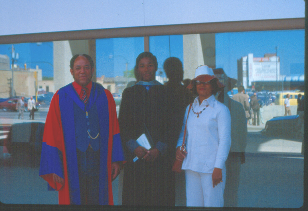 Kevin McDuffie (centre) with his parents Dr. Norman McDuffie (PhD) and Dr. Helen McDuffie (PhD) celebrating Kevin’s Bachelor of Science (Honours) degree at USask Spring Convocation 1980. (Photo: Submitted)