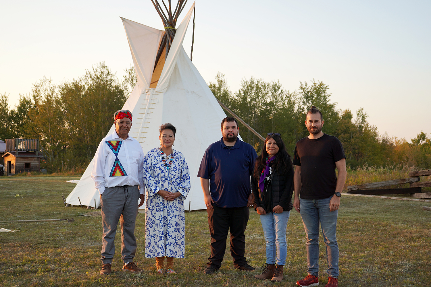 Researchers from Onion Lake Cree Nation, Ralph Morin and Dolores Pahtayken (left), stand with researchers from Pewaseskwan (the Indigenous Wellness Research Group), Jarrett Crowe (centre), Anne Mease (second from the right), and Luke Heidebrecht (right). (Photo by Jarrett Crowe)