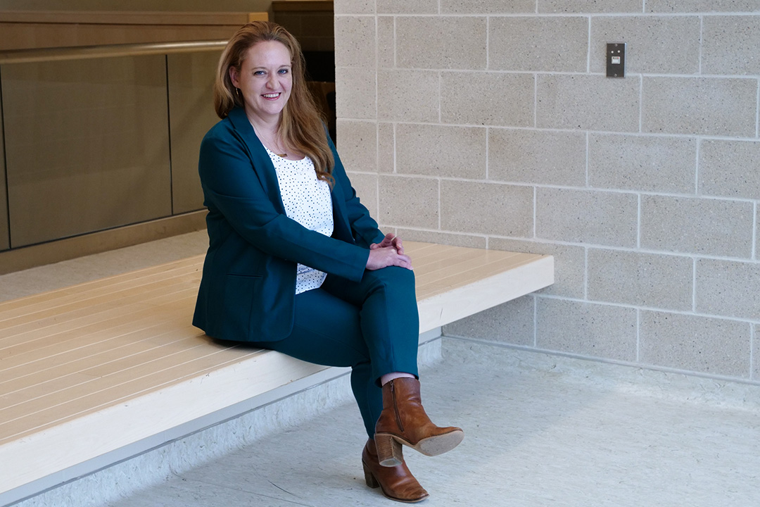 Dr. Jessica Sheldon’s (PhD) research focuses on understanding an emerging pathogen that is behind illnesses like hospital acquired pneumonia and bloodstream infections like sepsis. (Photo: USask/Erin Matthews)