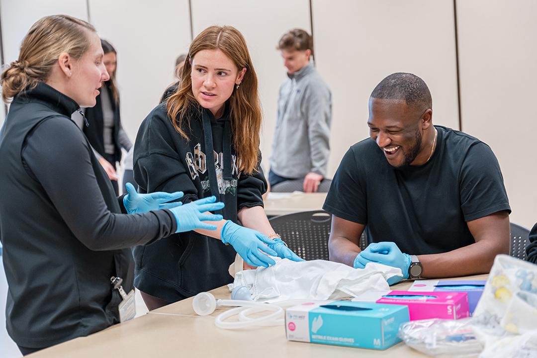 Undergraduate medical students at the College of Medicine's Swift Current site. (Photo: Davis Frerichs)